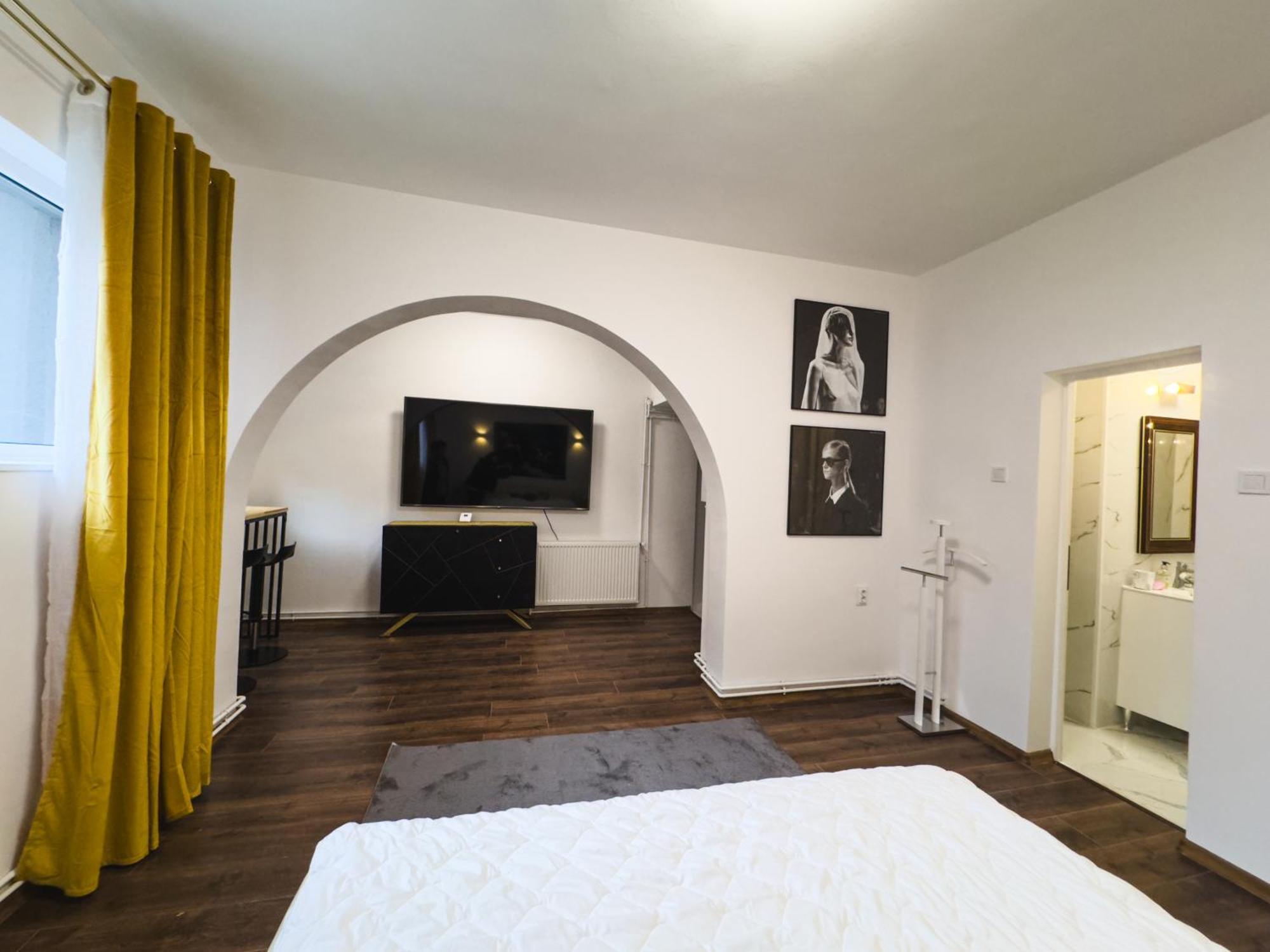 Loving Downtown Studio By Chr Luxury Property Бухарест Екстер'єр фото
